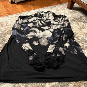 Susan Graver Black and Gray Patterned Top NWOT